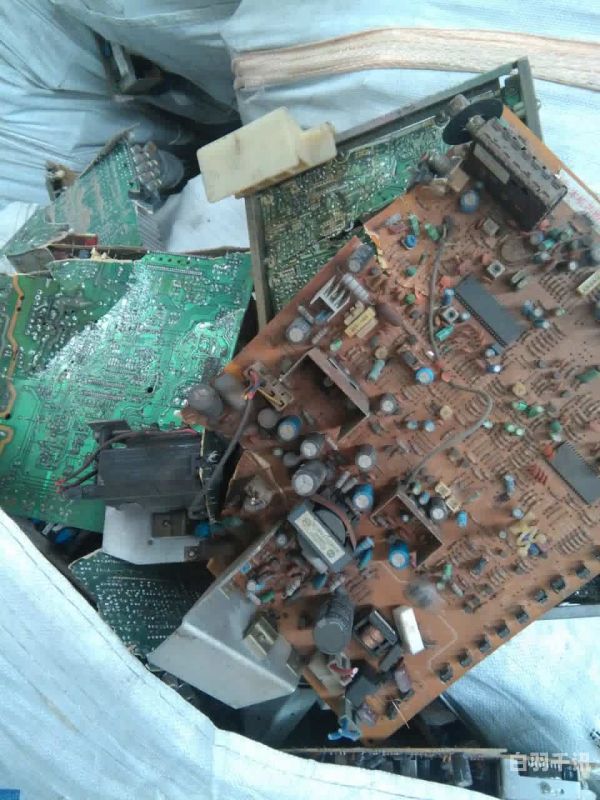 大量回收废液晶显示器电视机（收废品的收显示器吗）