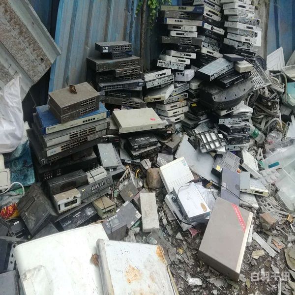 电子废弃物日常生活的回收利用（电子废弃物日常生活的回收利用方式）
