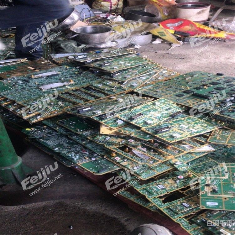 东莞电路板芯片回收价格（高价回收电路板）