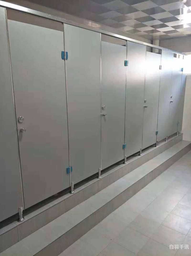 厕所隔断板回收（卫生间隔断板厂）
